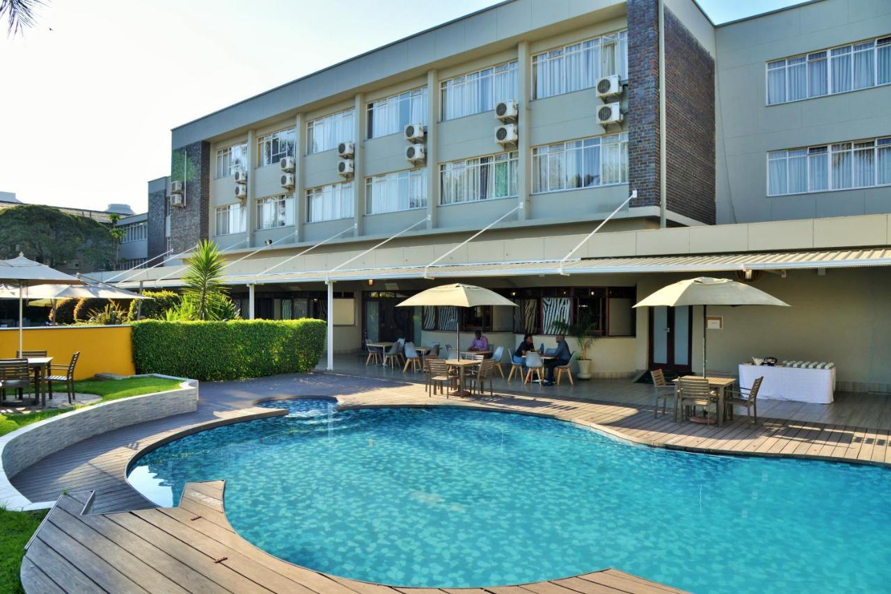 Cresta Oasis Hotel Χαράρε Εξωτερικό φωτογραφία