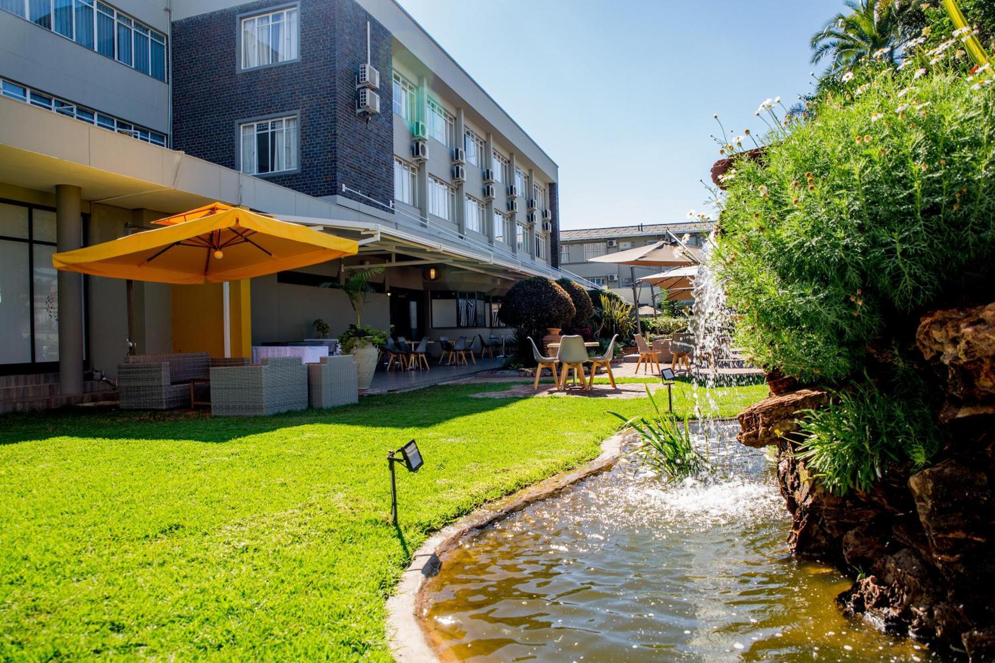 Cresta Oasis Hotel Χαράρε Εξωτερικό φωτογραφία