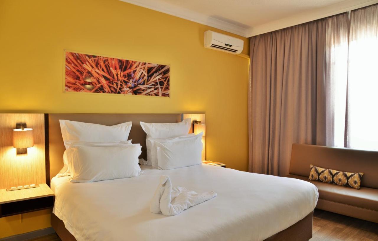 Cresta Oasis Hotel Χαράρε Εξωτερικό φωτογραφία