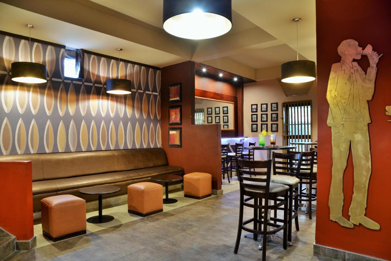 Cresta Oasis Hotel Χαράρε Εξωτερικό φωτογραφία