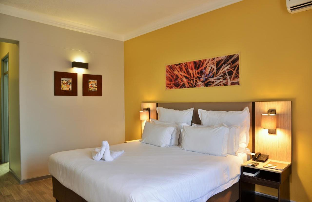 Cresta Oasis Hotel Χαράρε Εξωτερικό φωτογραφία