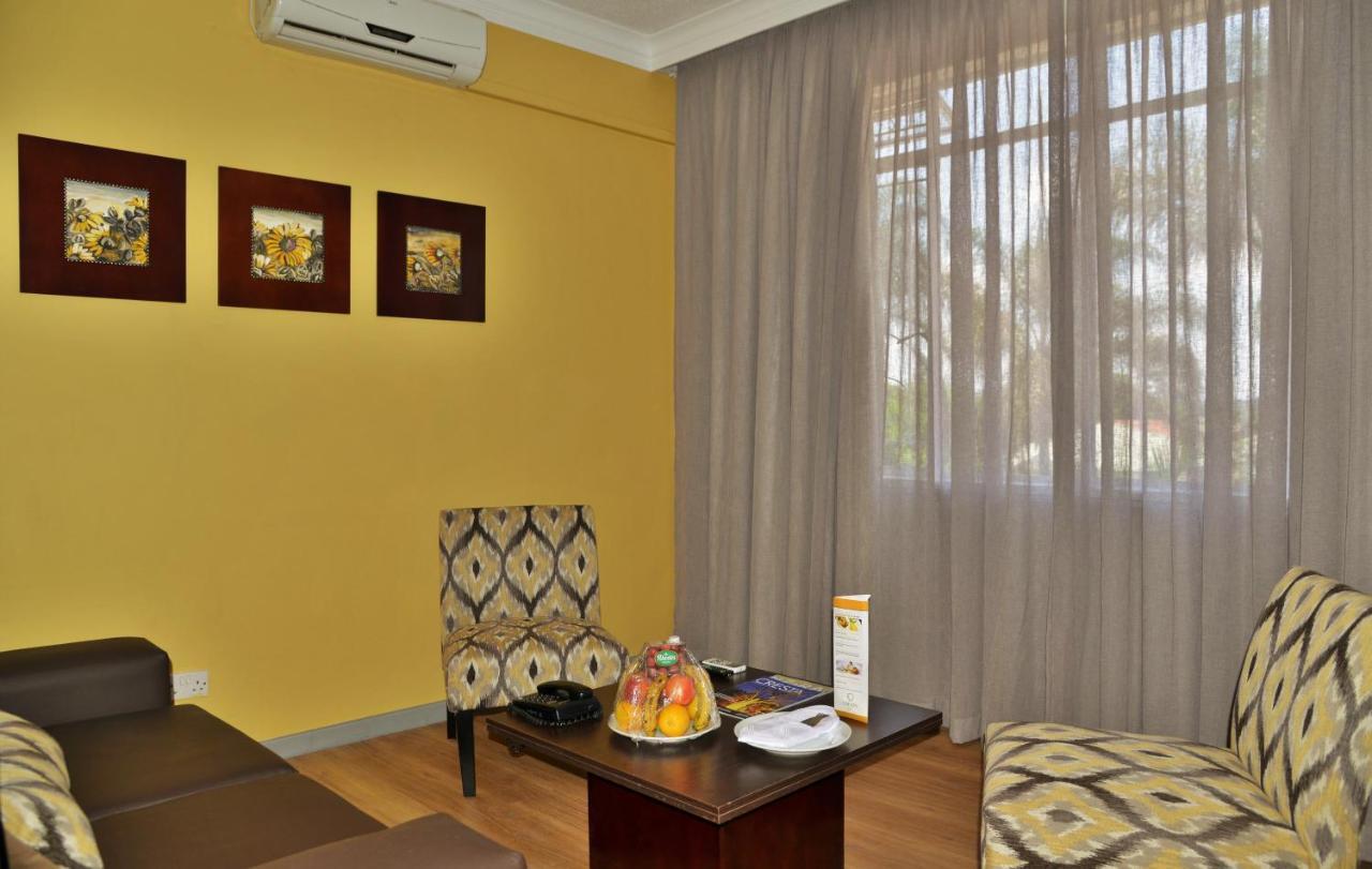 Cresta Oasis Hotel Χαράρε Εξωτερικό φωτογραφία